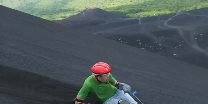 Volcano Boarding- Tu Nica Guia (1)