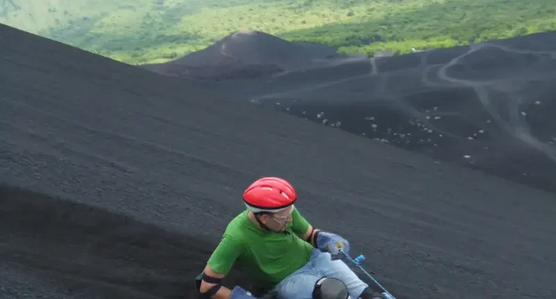 Volcano Boarding- Tu Nica Guia (1)