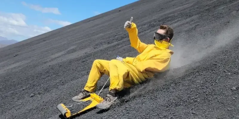 Volcano Boarding- Tu Nica Guia